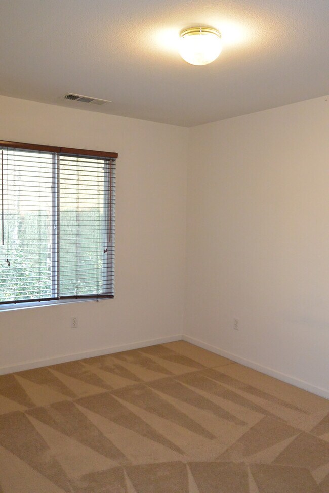 Building Photo - 2222 N Quincy Ct
