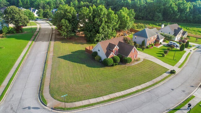 Building Photo - Spacious 4 Bedroom, 2.5 Bath Home on a Large Corner Lot in McDonough! ?