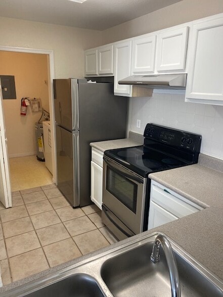 Building Photo - 7618 Pissarro Dr