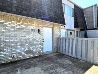 Building Photo - Welcome to your ideal Norman living experi...