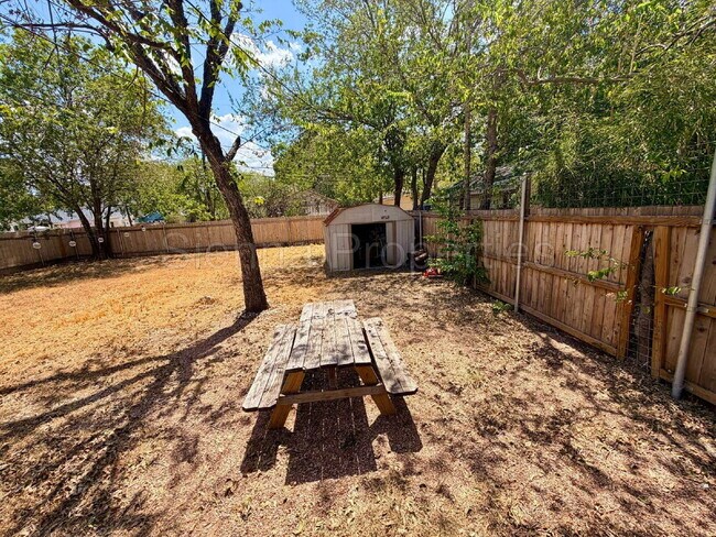 Building Photo - 1509 Willow St