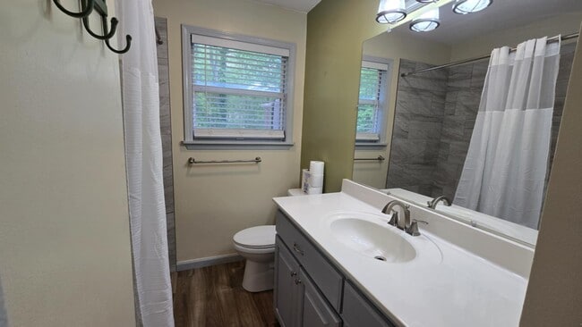 Building Photo - 22 Smokey Creek Cove