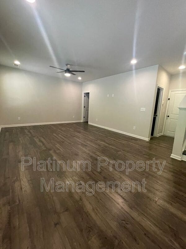 Building Photo - 1631 Venture Pt Wy