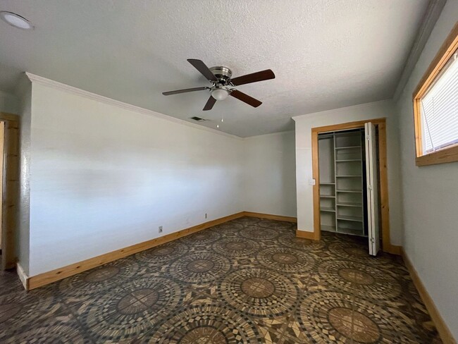Building Photo - Cozy?Charm Meets Modern Luxury – Your Perfect Ranch-Style Retreat in Lamesa!