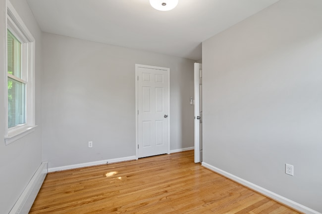 Building Photo - 707 Fairview Ave