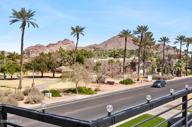 Building Photo - 4207 E Campbell Ave