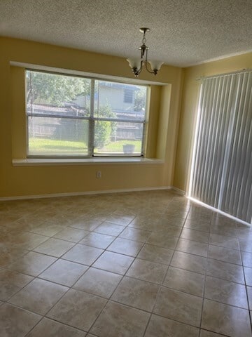 Building Photo - 2822 White Oak Dr