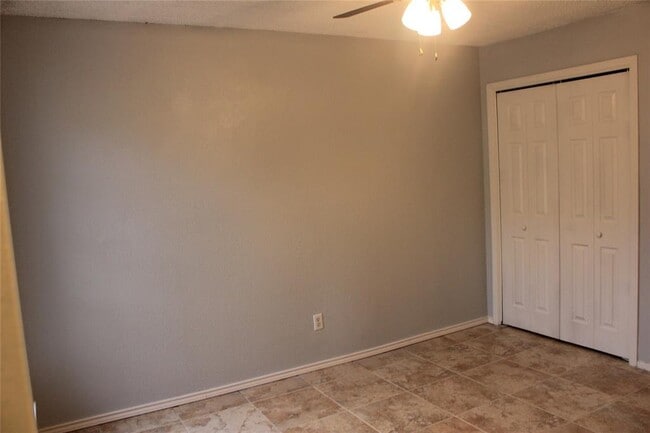 Building Photo - 504 Sierra Cove