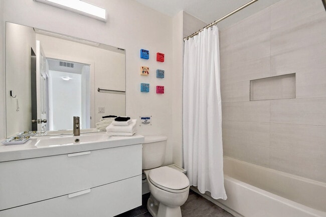Building Photo - 139 Pompano Beach Dr