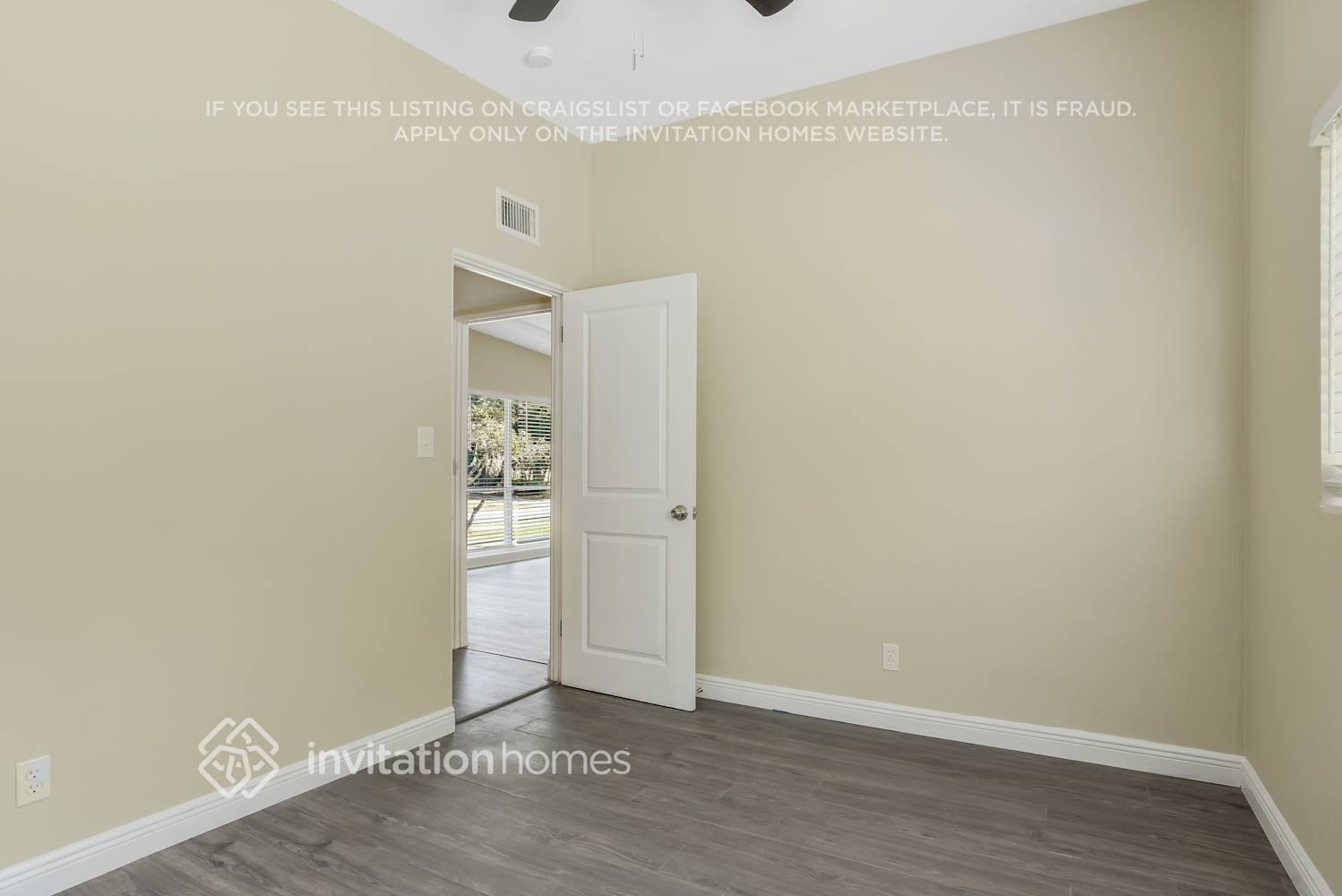 Building Photo - 5218 Grandview Dr