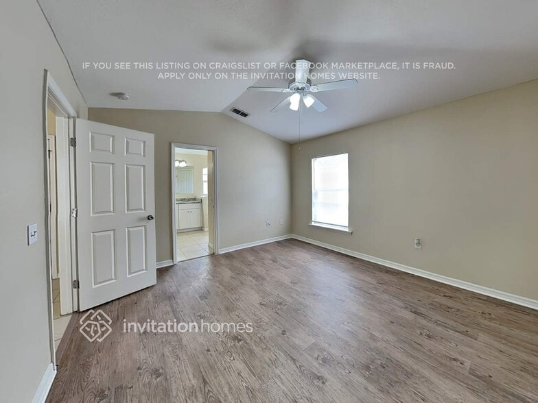 Building Photo - 550 Dove Ct