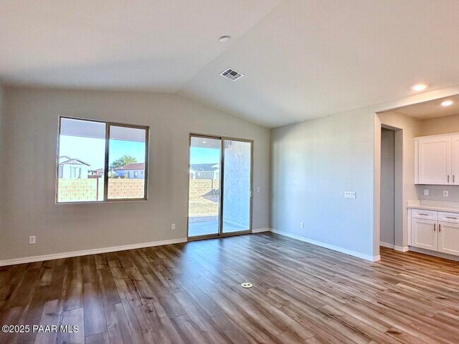 Building Photo - 7701 E Fieldstone Dr