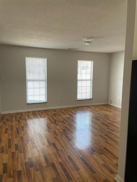 Building Photo - 4720 Victoria Dr