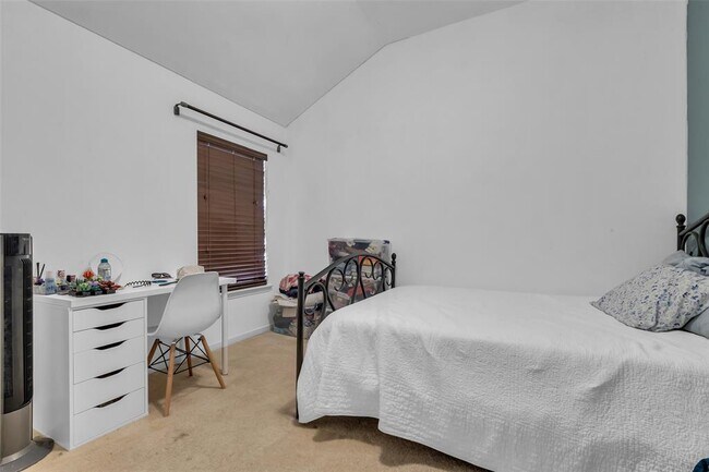 Building Photo - 10711 Gilford Crest Dr