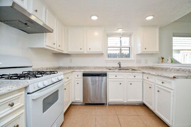 Building Photo - 7203 Santa Rita Dr