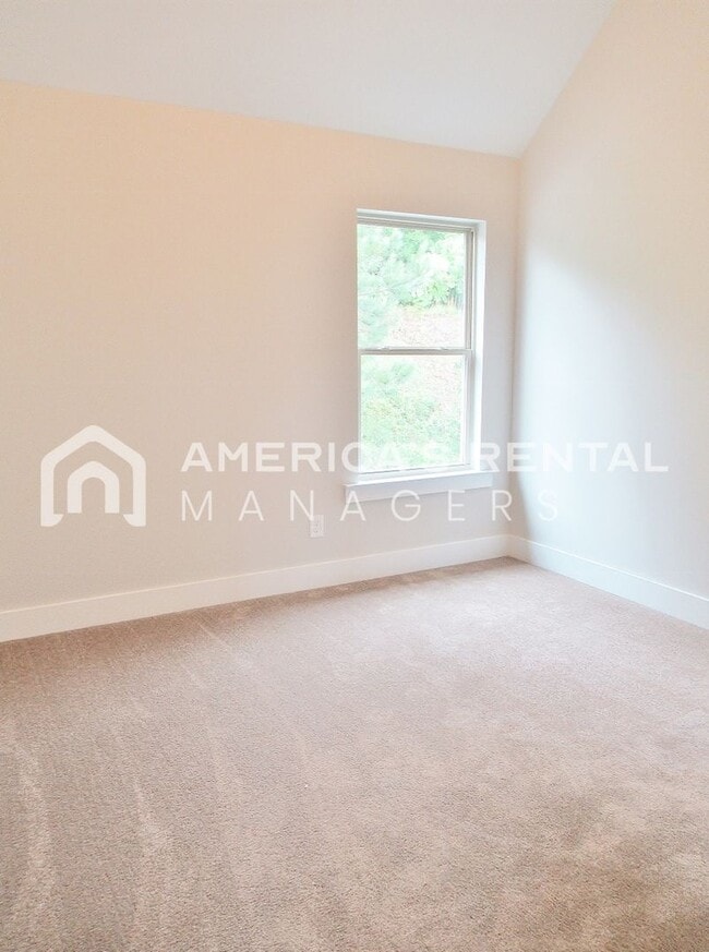 Building Photo - DEPOSIT PENDING! Beautiful Town Home with Garage in Chelsea... Available to View Now!!!