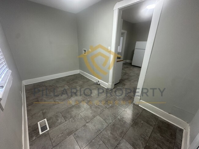 Building Photo - Charming 2-Bedroom Home with Modern Finish...