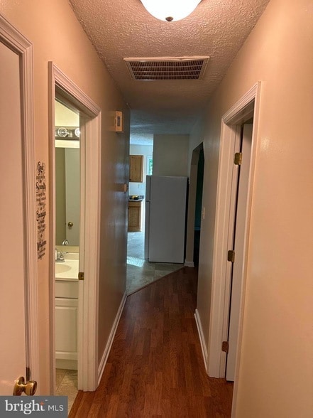 Building Photo - 11653 Cowpoke Cir