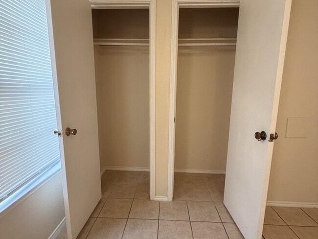 Building Photo - Bright & Inviting 2-Bedroom Duplex in a Highly Desirable Central Location