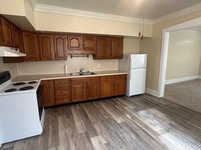 Building Photo - 226 E High St