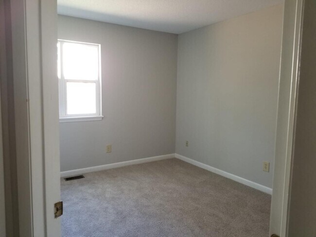 Guest Bedroom - 5905 Suncreek Ct