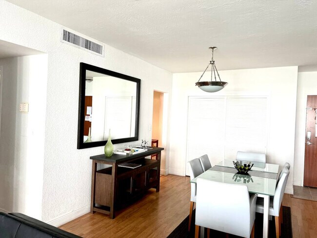 Building Photo - 3801 S Ocean Dr