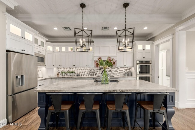 Building Photo - 2013 E Mallory St