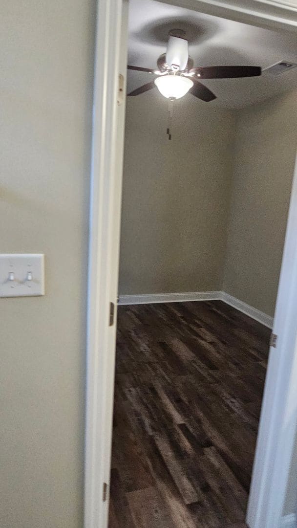 Building Photo - Knights Landing four bedroom home