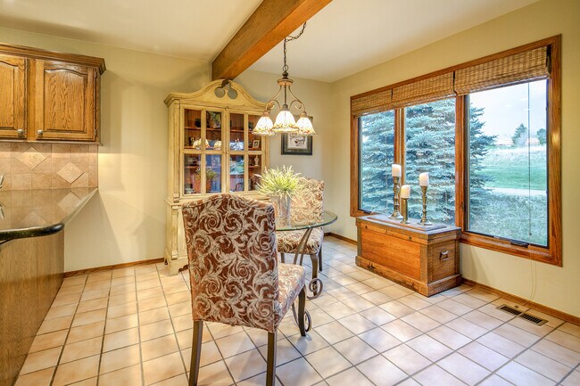 Building Photo - Breathtaking Three Bedroom Townhouse In The Pinery On The Golf Course