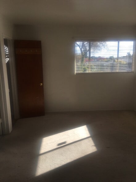 Building Photo - 1219 Parker St