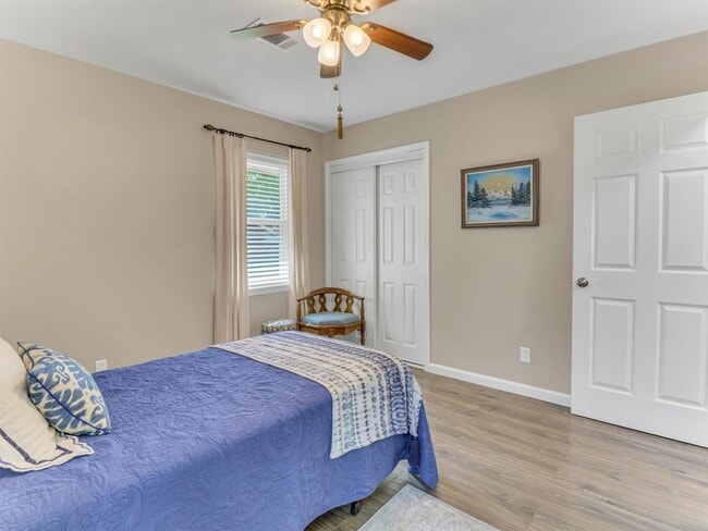 Building Photo - 805 Bluebonnet Ln
