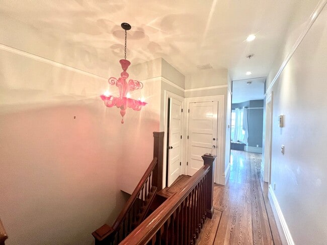 Building Photo - Welcome to North Beach! Premier 1 bed/ 2 B...