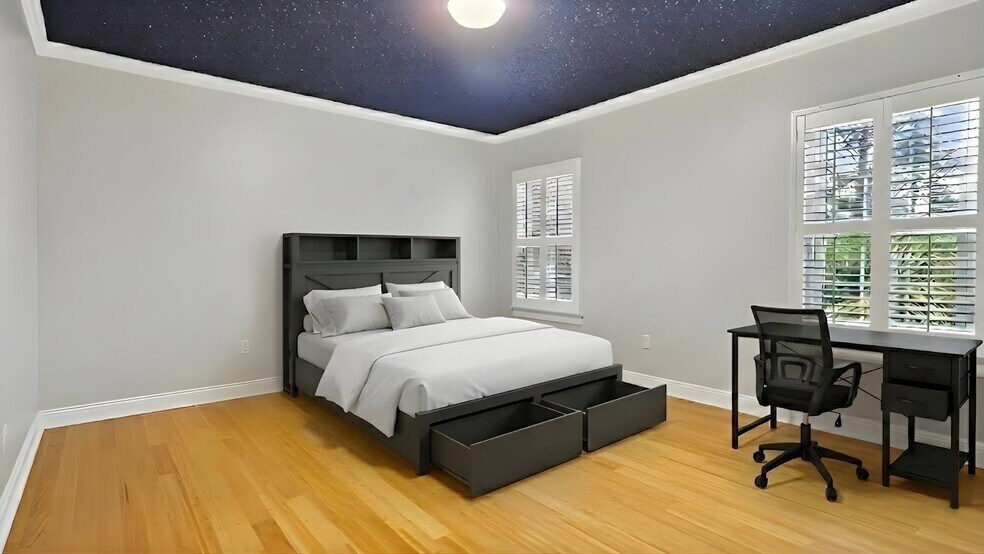 Building Photo - 126 Rue De La Paix