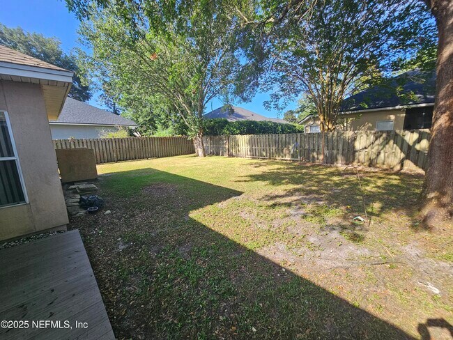 Building Photo - 1708 Dartmoor Ln