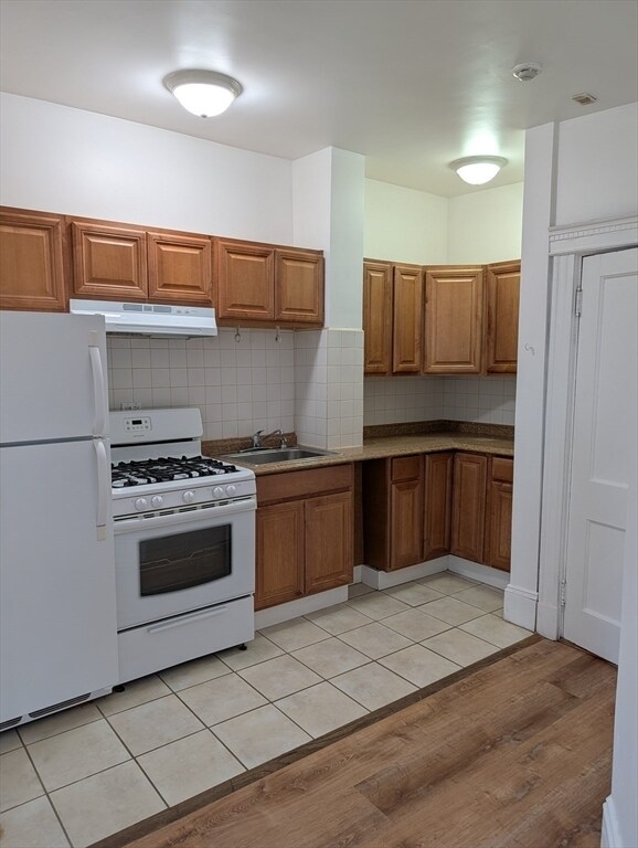 Primary Photo - 46 W Newton St