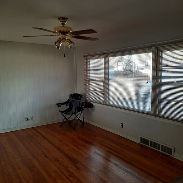 Building Photo - 315 Kansas St