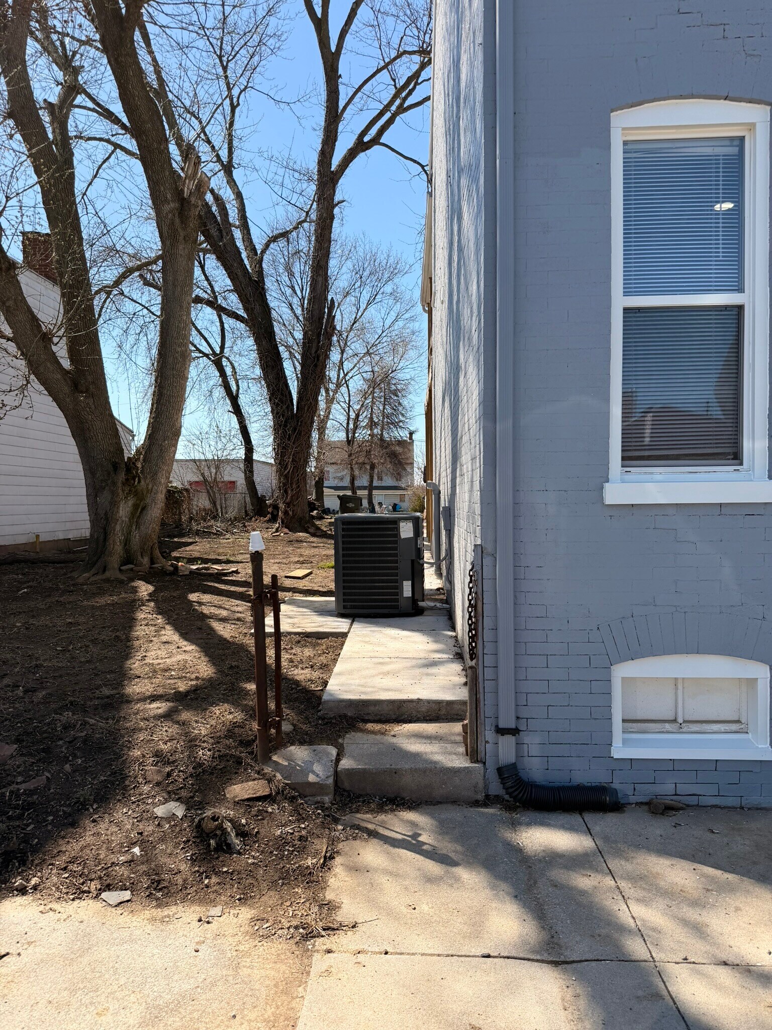 Building Photo - 328 Pattison St