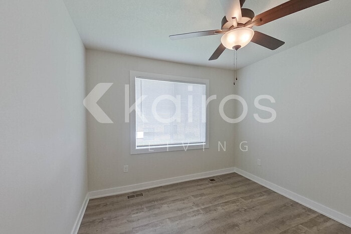 Building Photo - 6918 Bluebell Ct