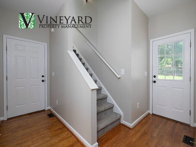Building Photo - 255 Henson Way