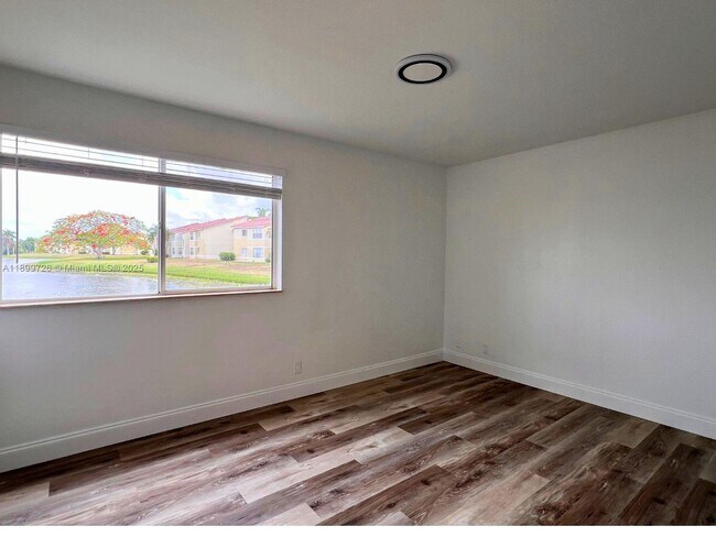 Building Photo - 731 Vista Isles Dr