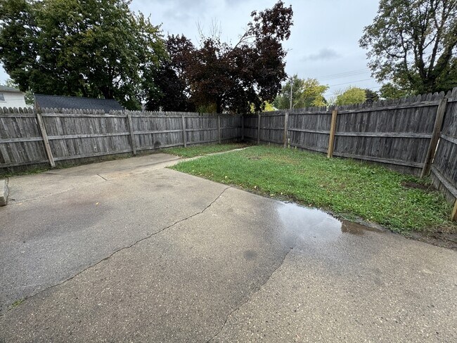 Building Photo - 1491-1493 Harvey St