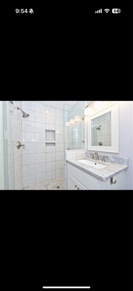 Building Photo - 6111 Rose Valley Dr