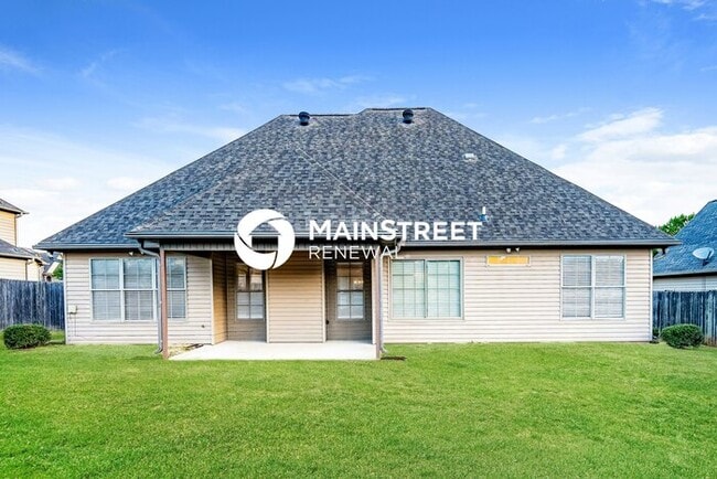 Building Photo - 4 Bedroom Pet-Friendly Home in CALERA, AL ...