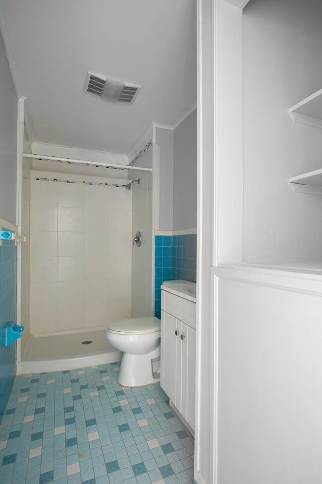 Building Photo - 2 Bedroom Apartment in Old Town