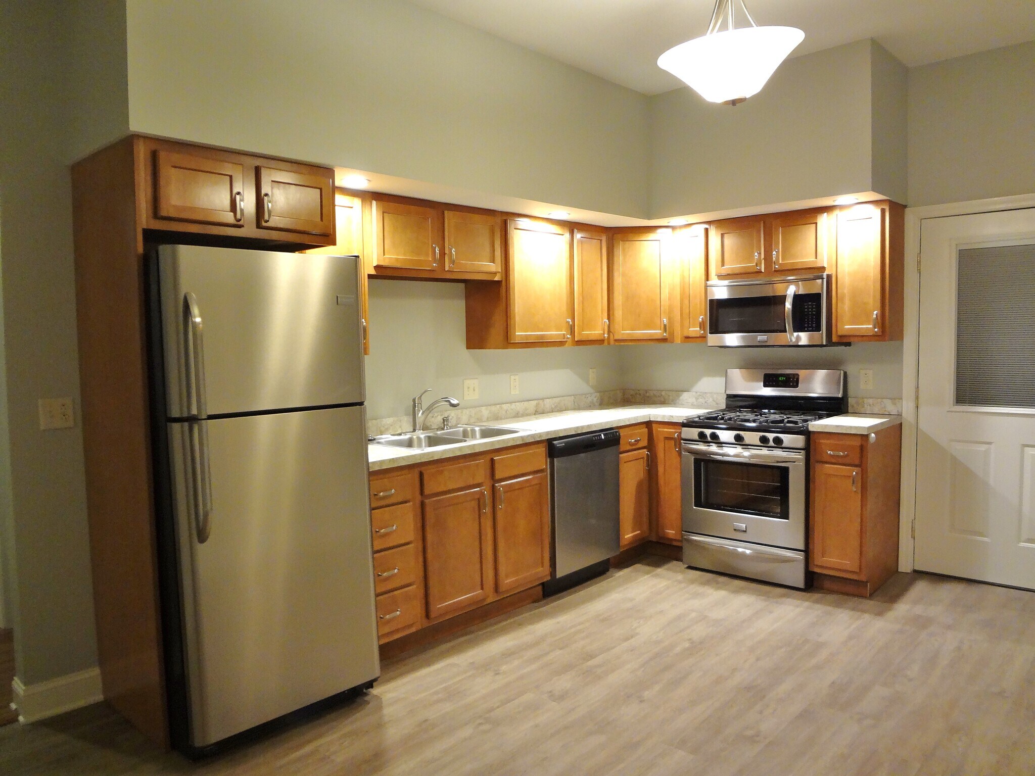 Kitchen - 659 E 3rd St