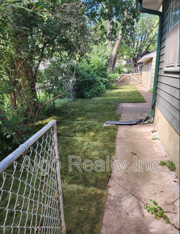 Building Photo - 1475 Albert St N