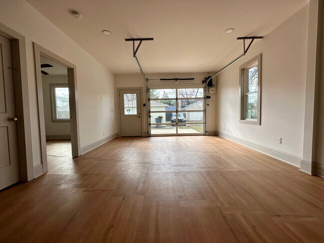 Living Room - 603 E Morris St