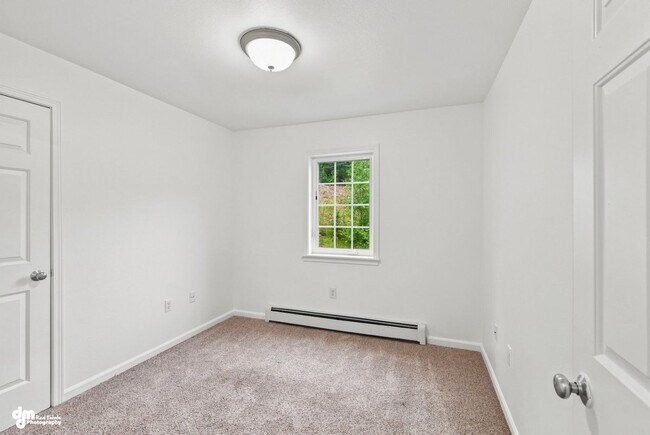 Building Photo - 8643 Lynnette Dr