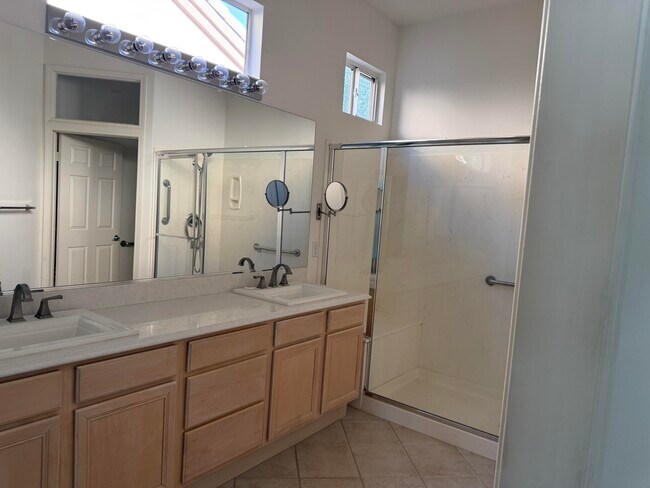 Building Photo - 78655 Golden Reed Dr