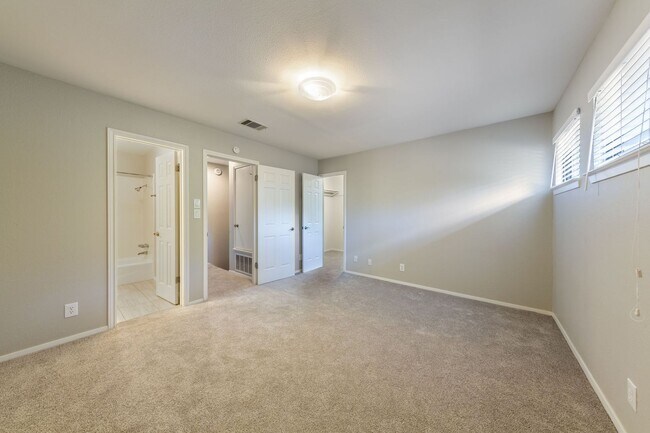 Building Photo - 4404 Travis Country Cir